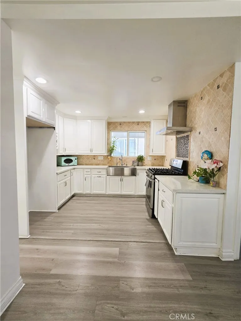 1765 PUENTE AVE #22