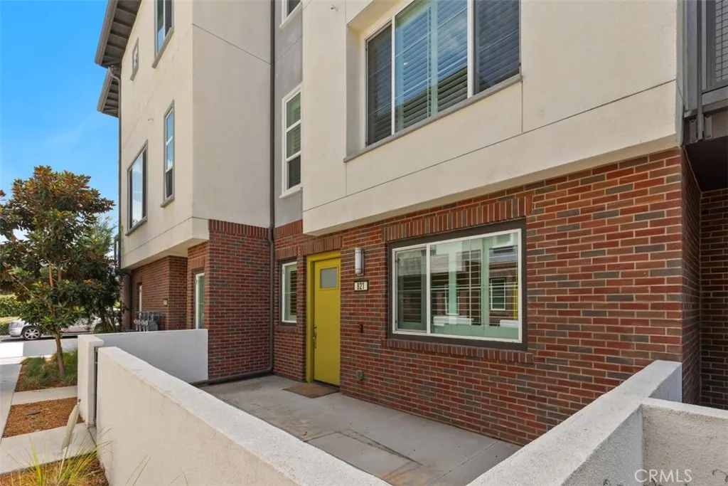 821 Hudson