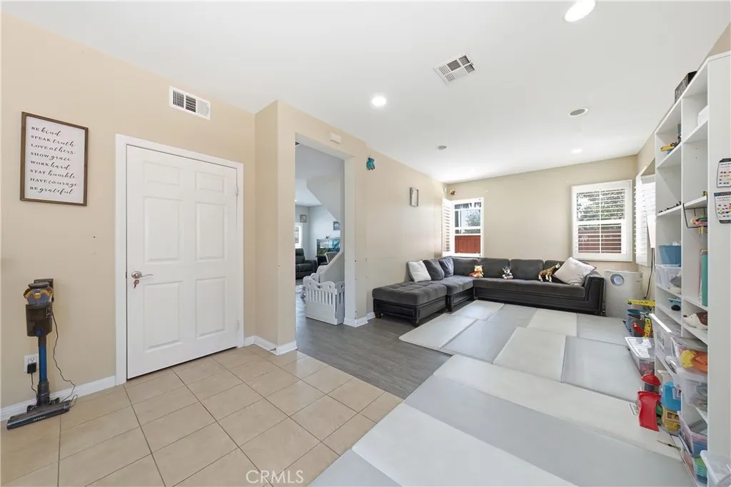658 E. Phillips Boulevard