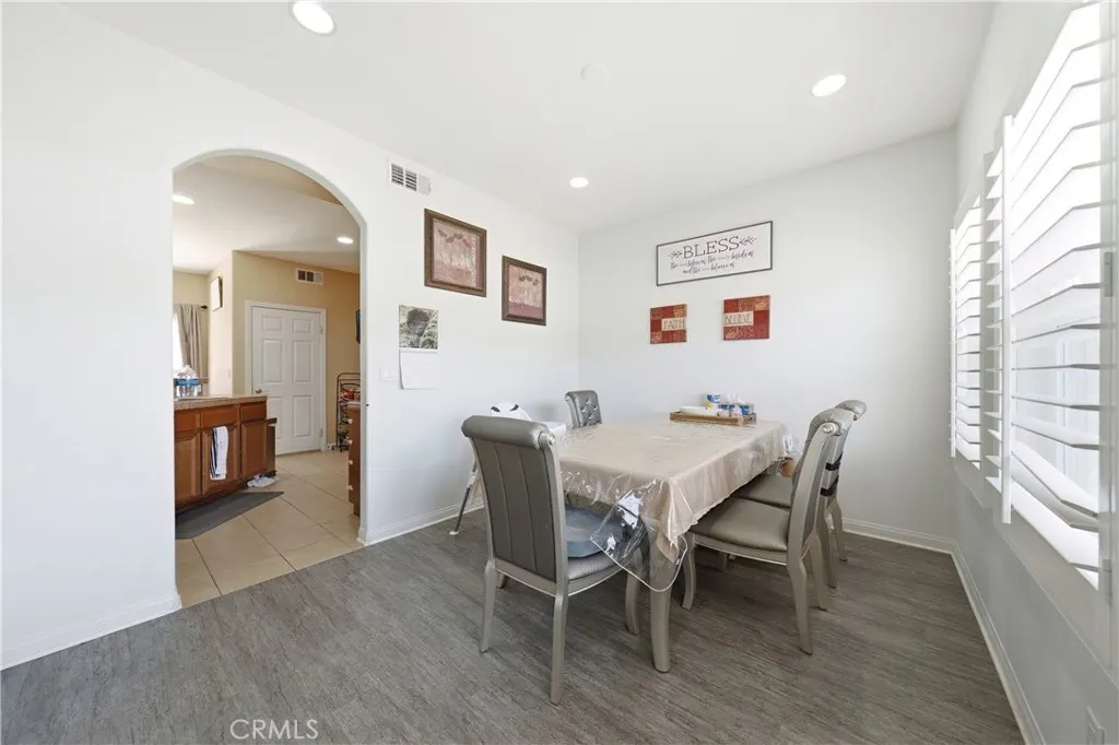 658 E. Phillips Boulevard