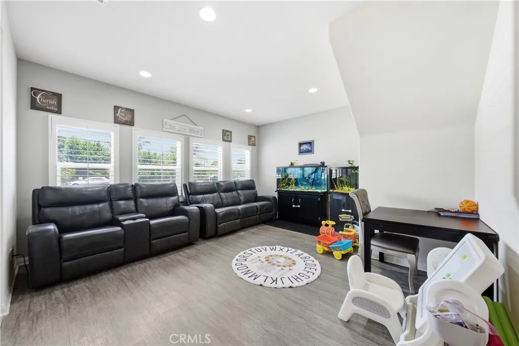 658 E. Phillips Boulevard