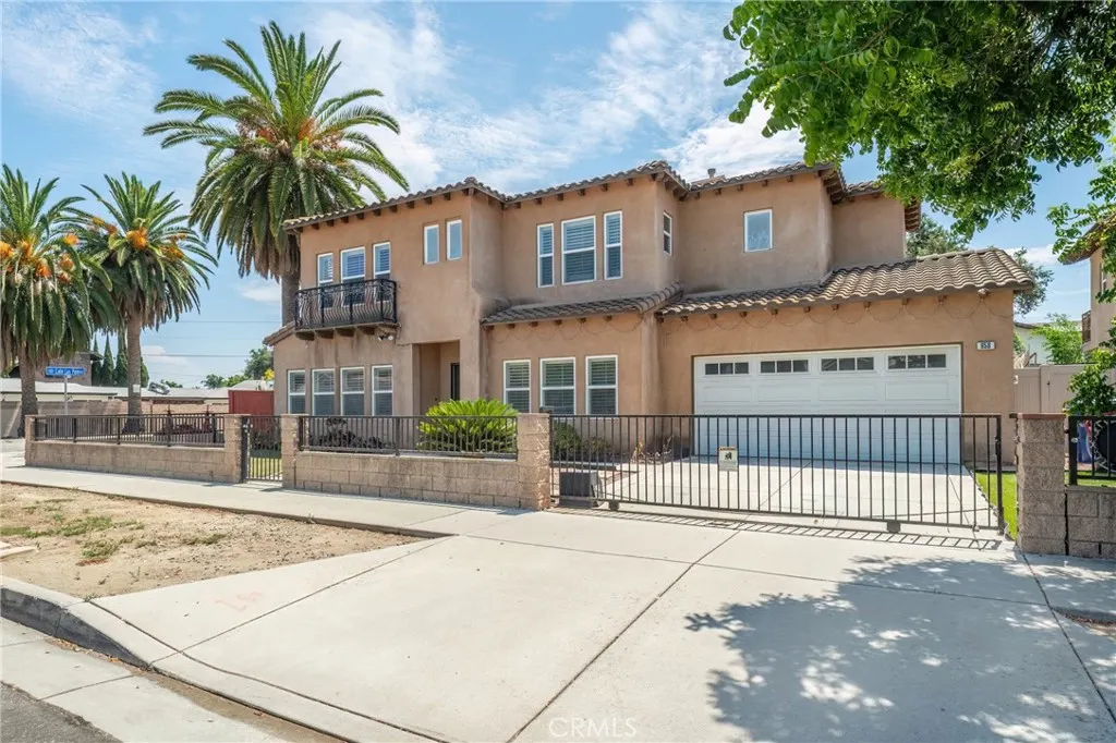 658 E. Phillips Boulevard