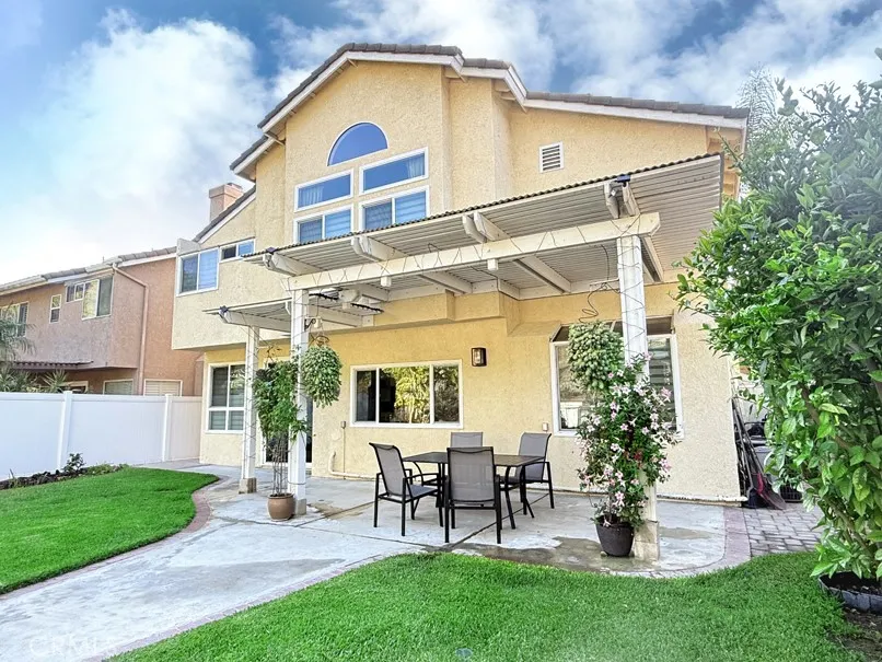 2026 Avenida Hacienda