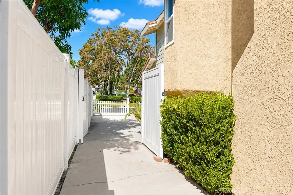 13437 Gold Dust Way