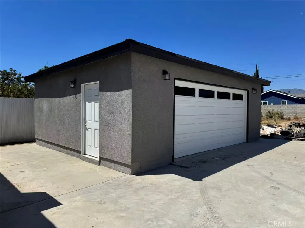 718 W Maitland