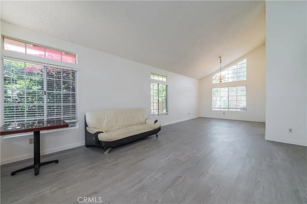 6452 Via Del Rancho