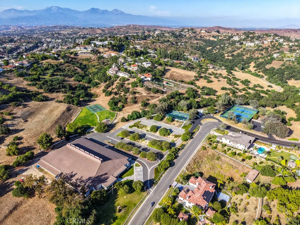 1736 Derringer Lane