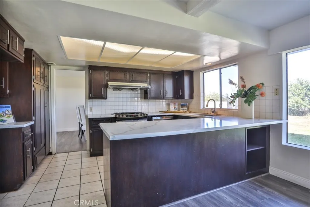 1736 Derringer Lane