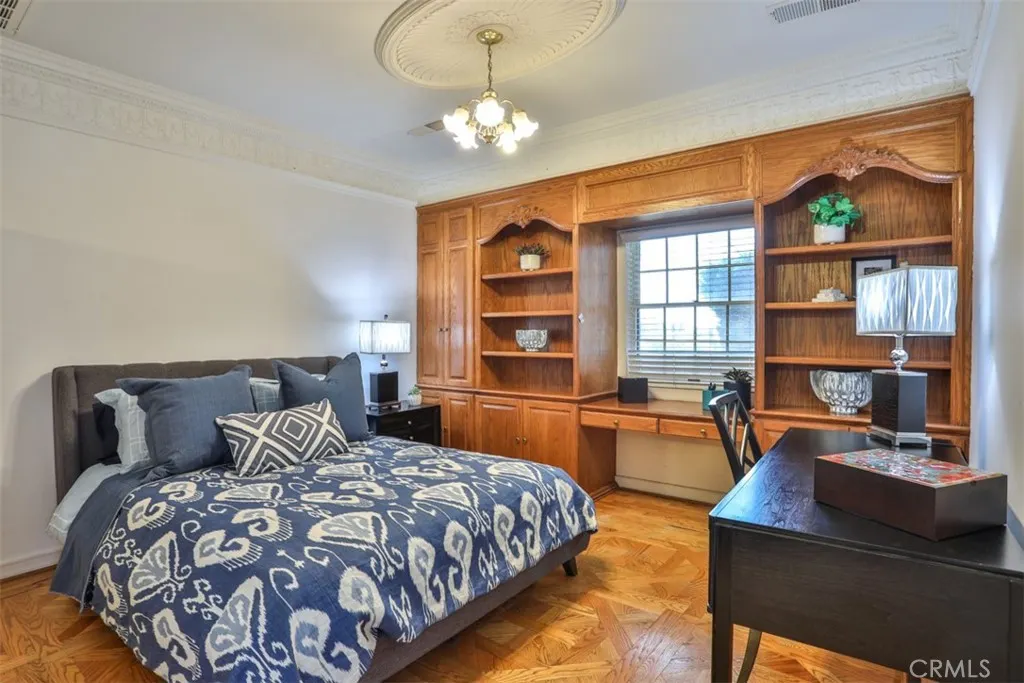 1736 Derringer Lane