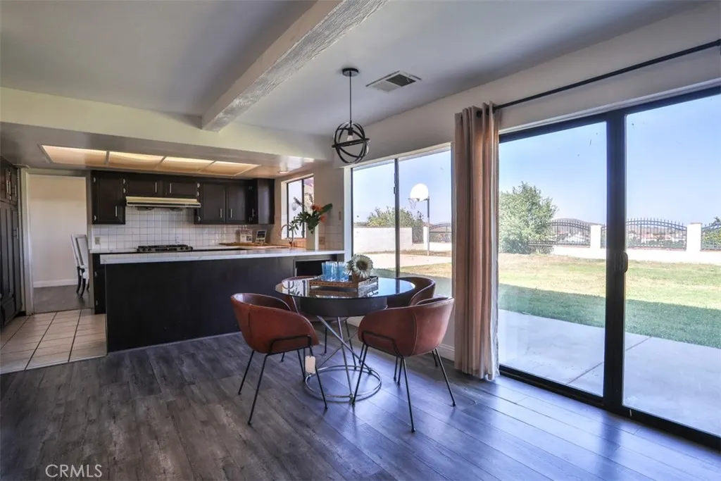 1736 Derringer Lane