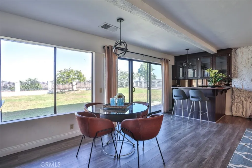 1736 Derringer Lane