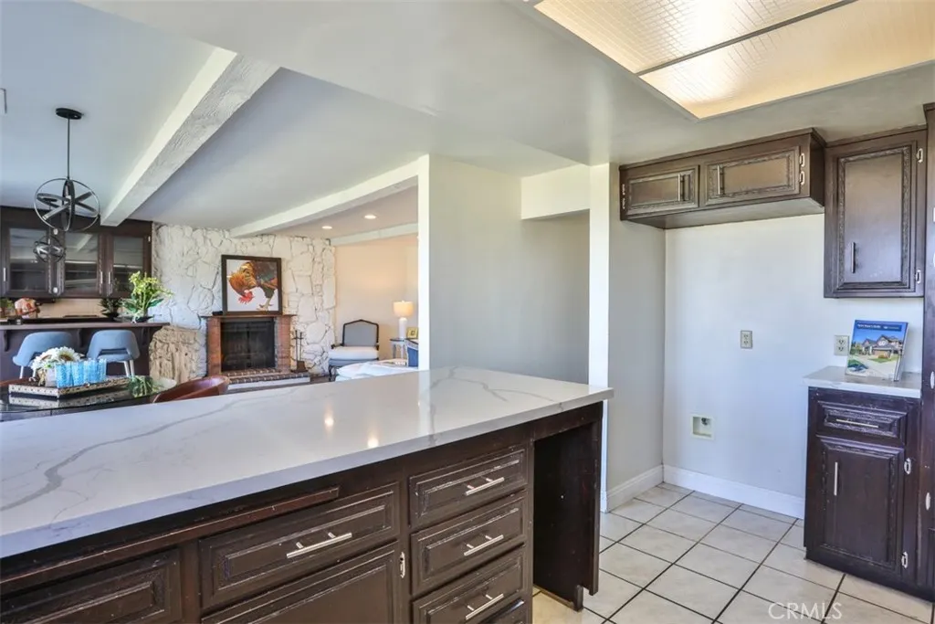 1736 Derringer Lane