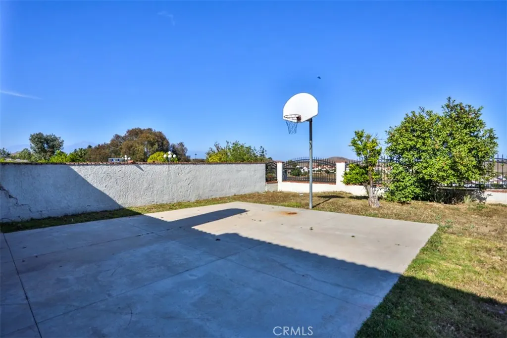 1736 Derringer Lane