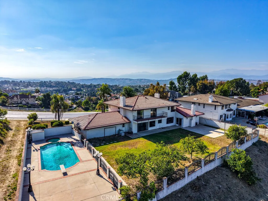 1736 Derringer Lane