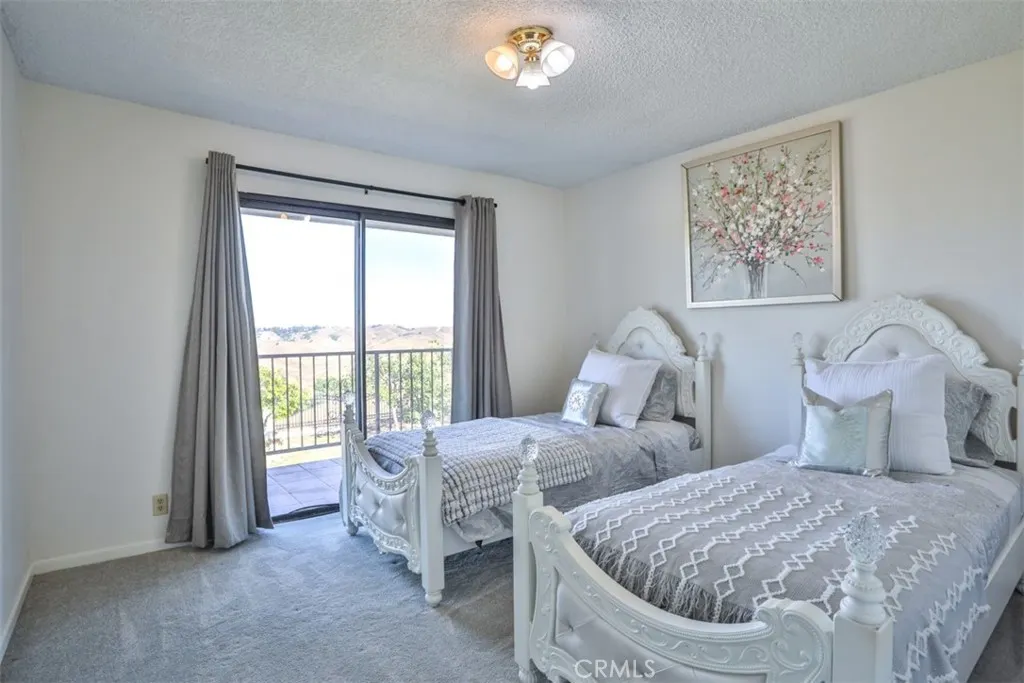 1736 Derringer Lane
