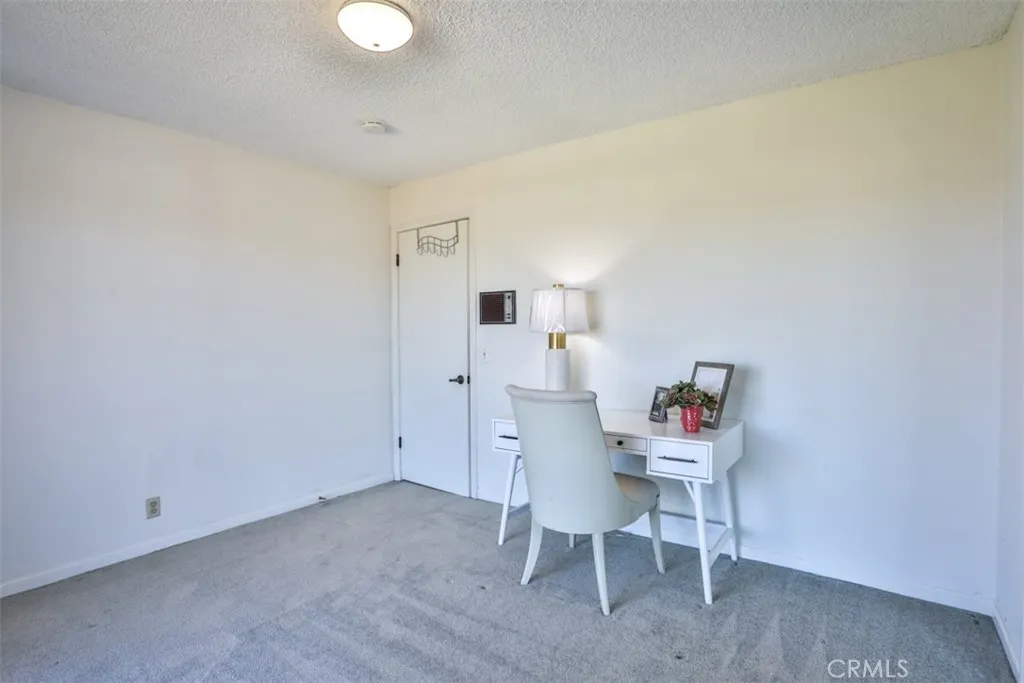 1736 Derringer Lane