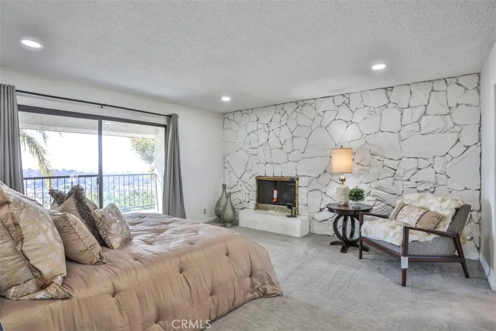 1736 Derringer Lane