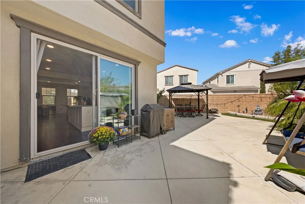 4838 S Monarch