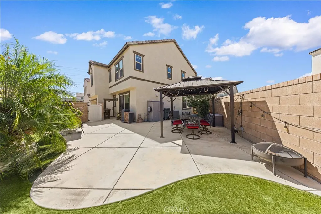 4838 S Monarch