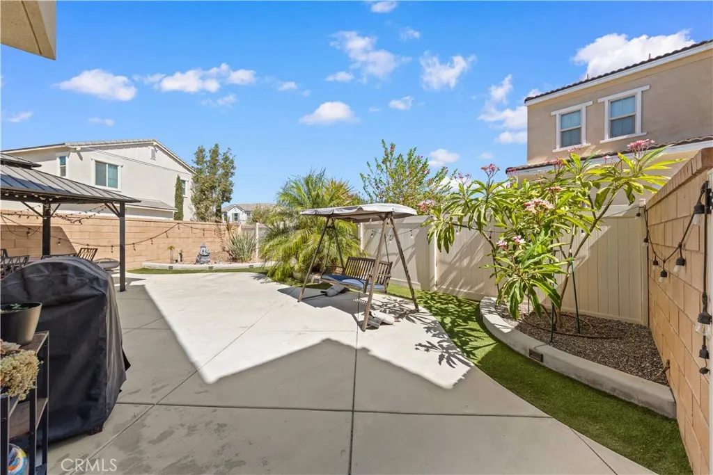 4838 S Monarch