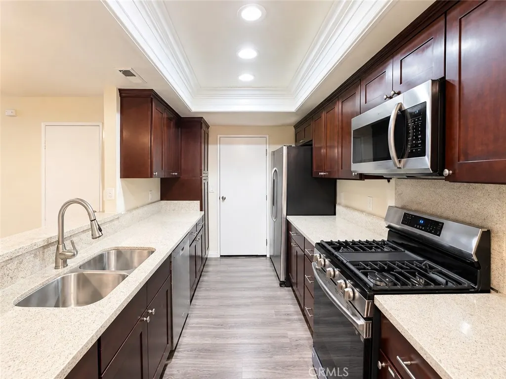 440 Anderwood Court #20