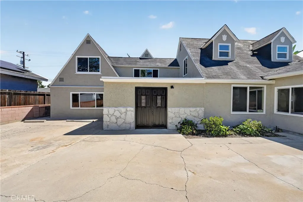 1028 S Sunkist