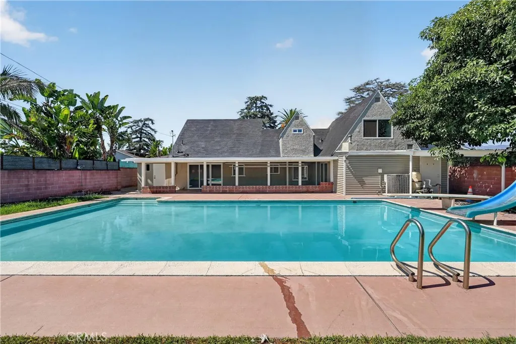 1028 S Sunkist