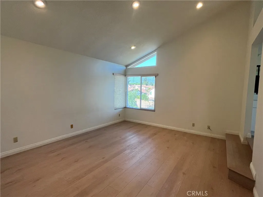 926 S Essex