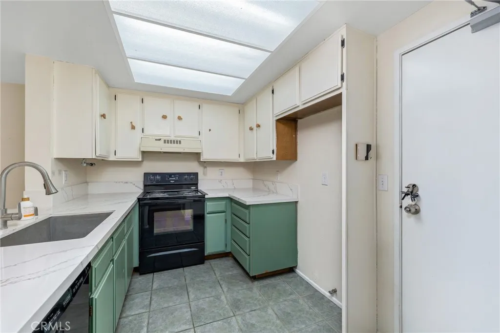 2321 S Magnolia Avenue #6E