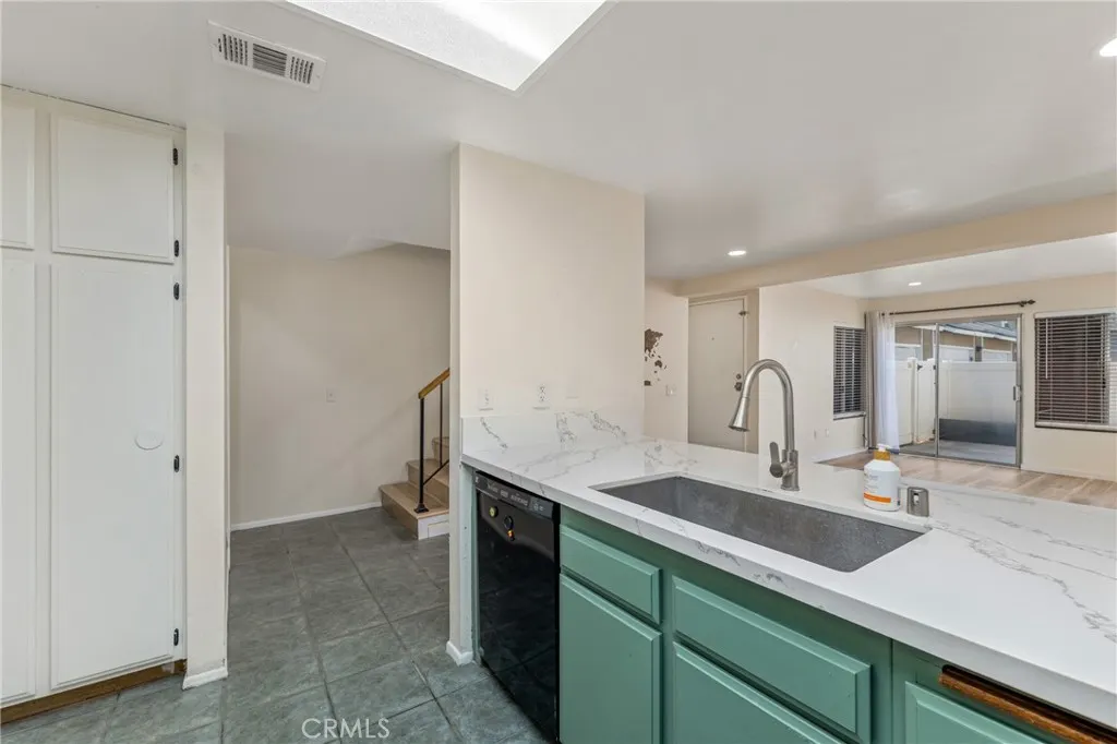 2321 S Magnolia Avenue #6E