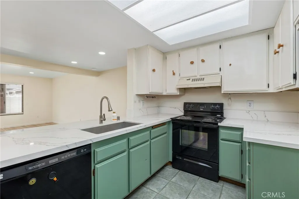 2321 S Magnolia Avenue #6E