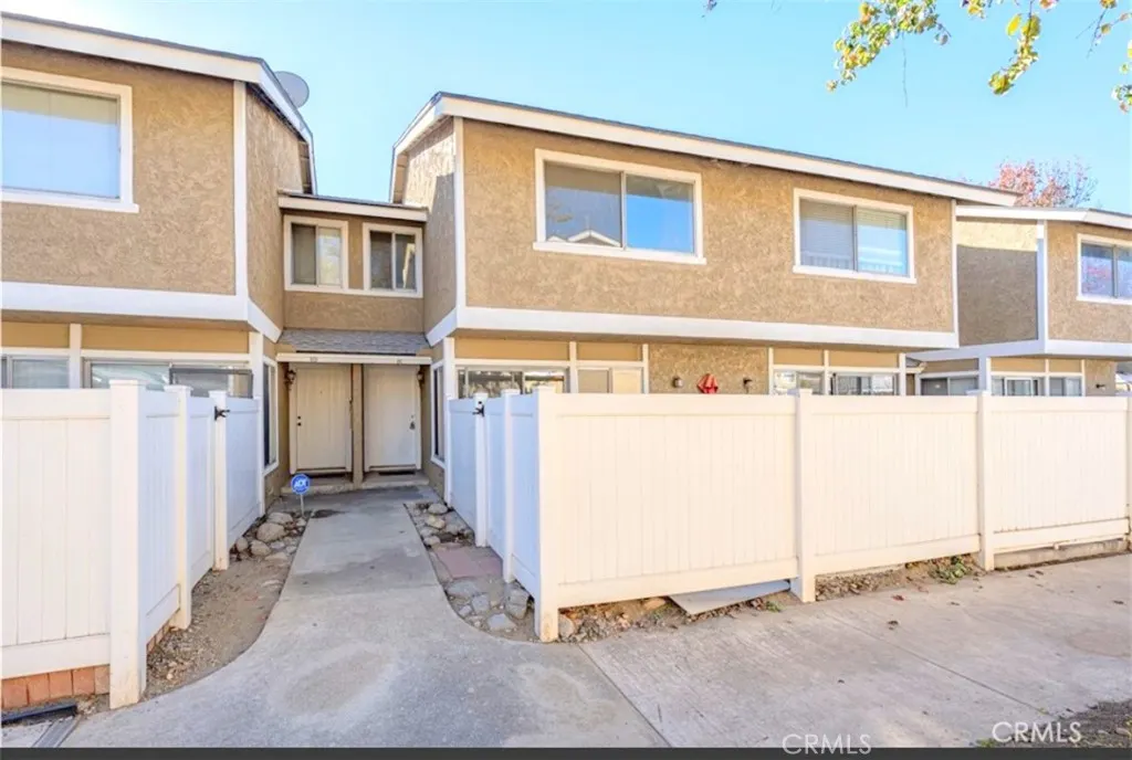 2321 S Magnolia Avenue #6E