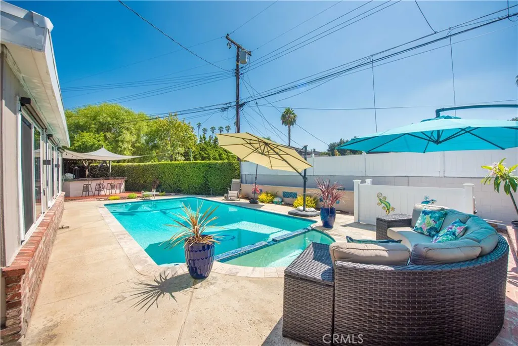 556 N Billow