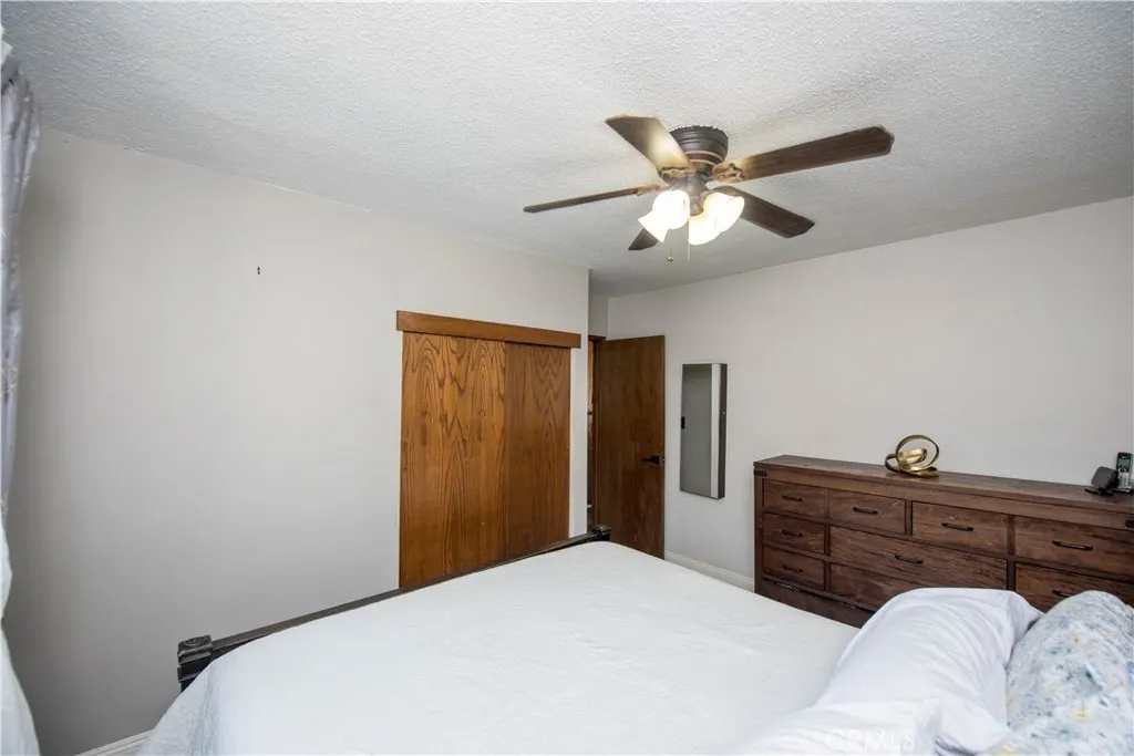 556 N Billow