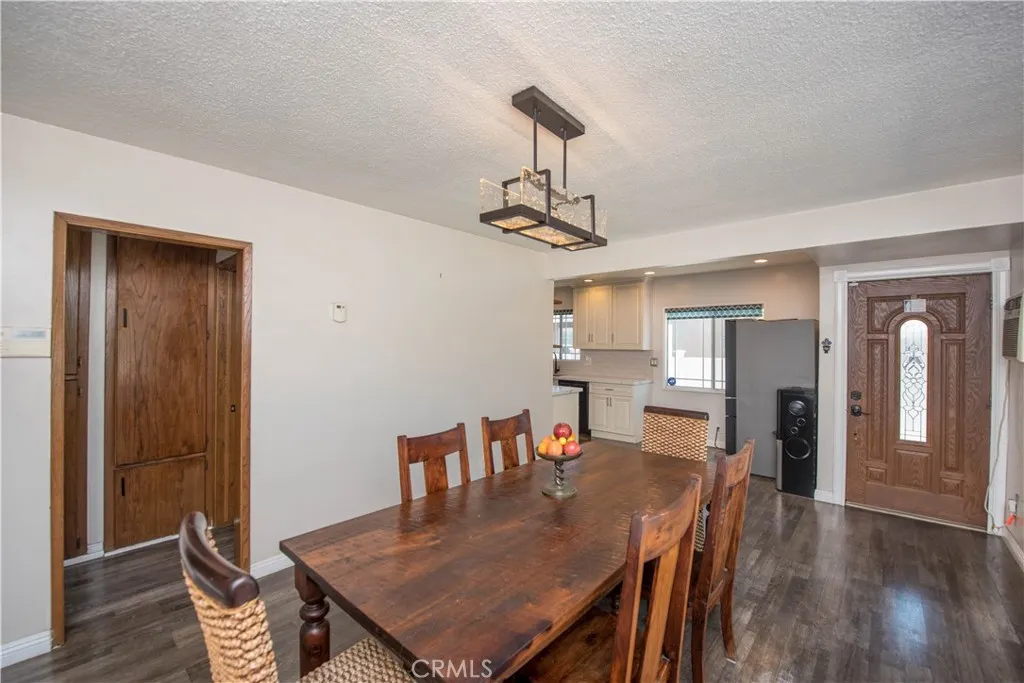 556 N Billow