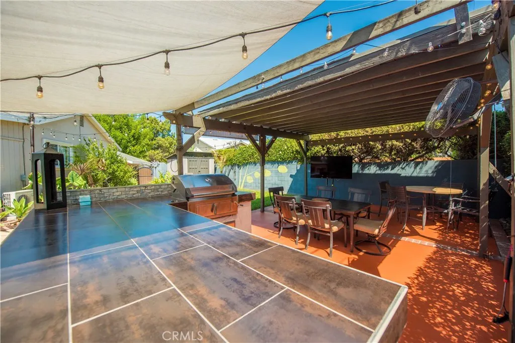 556 N Billow