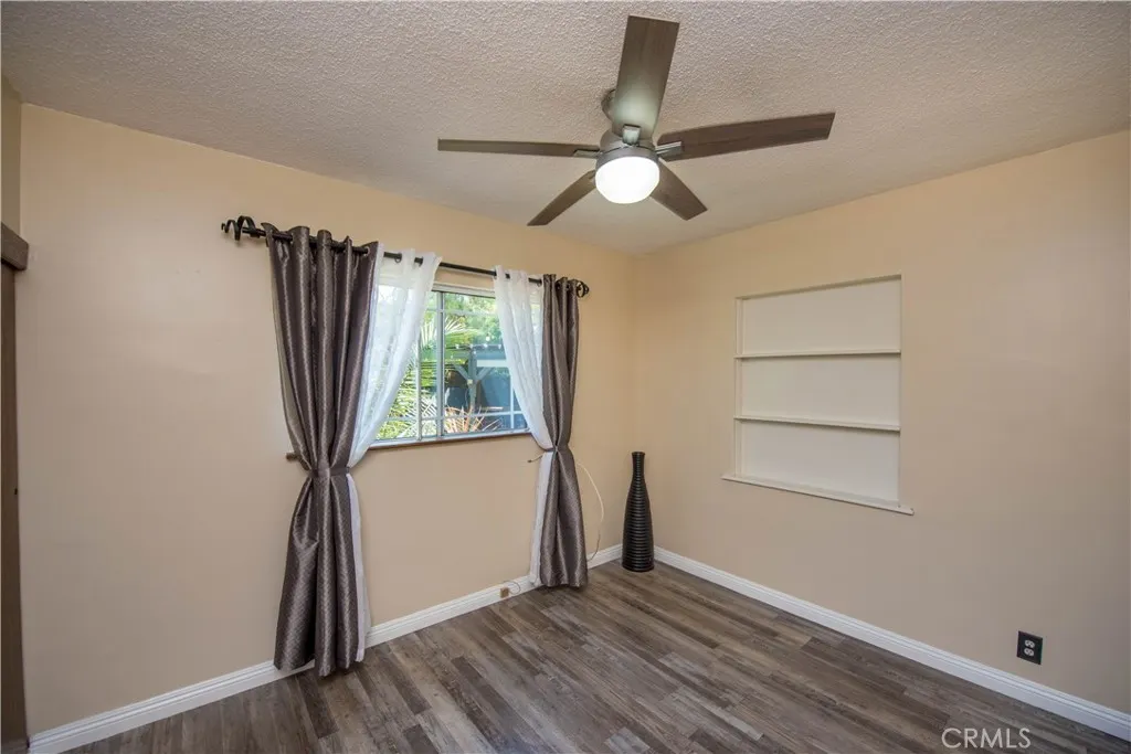 556 N Billow
