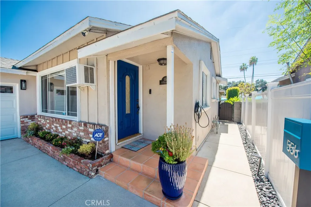 556 N Billow
