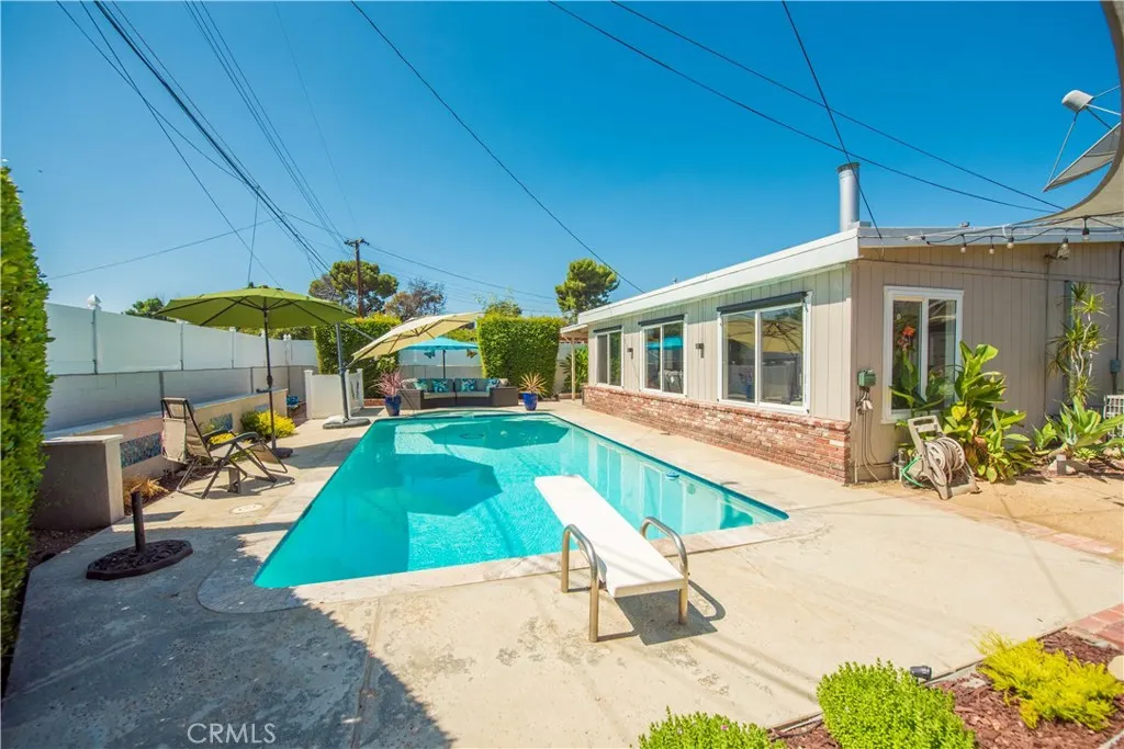 556 N Billow