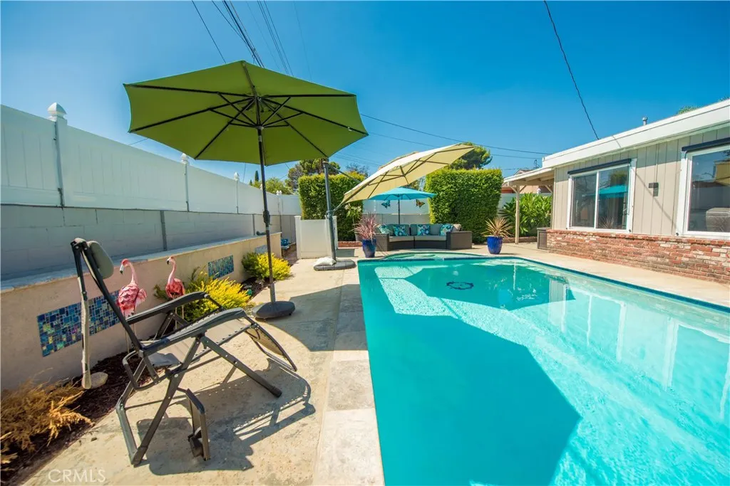 556 N Billow