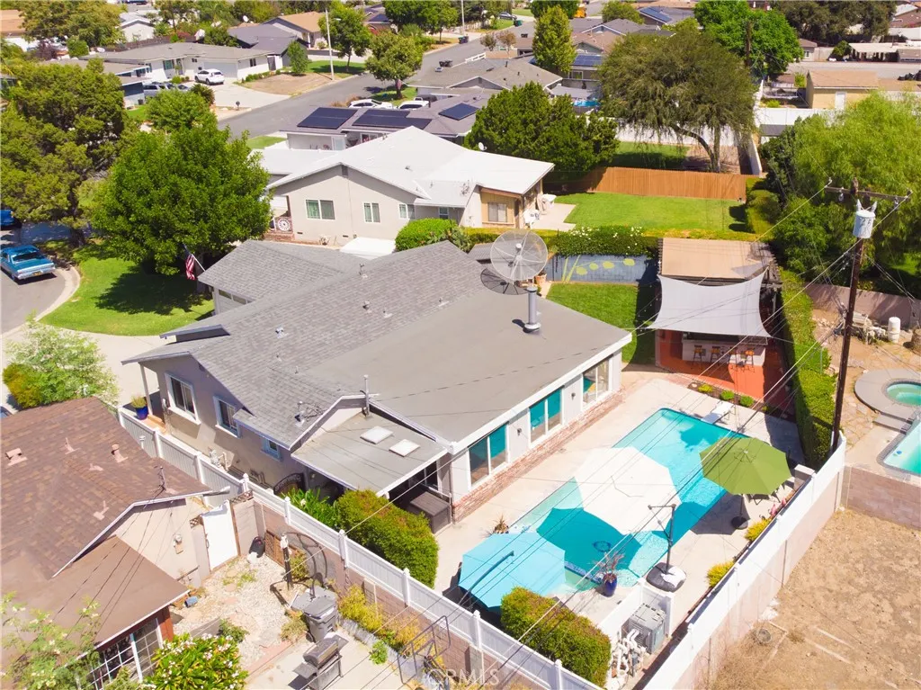556 N Billow