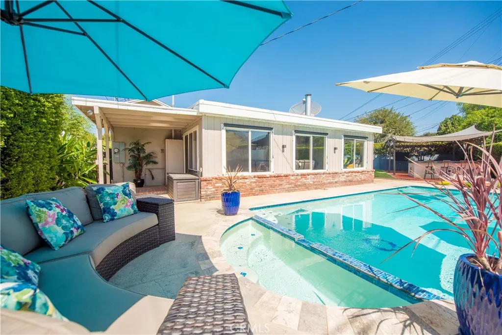 556 N Billow