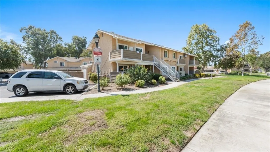 3732 Oak Creek #H