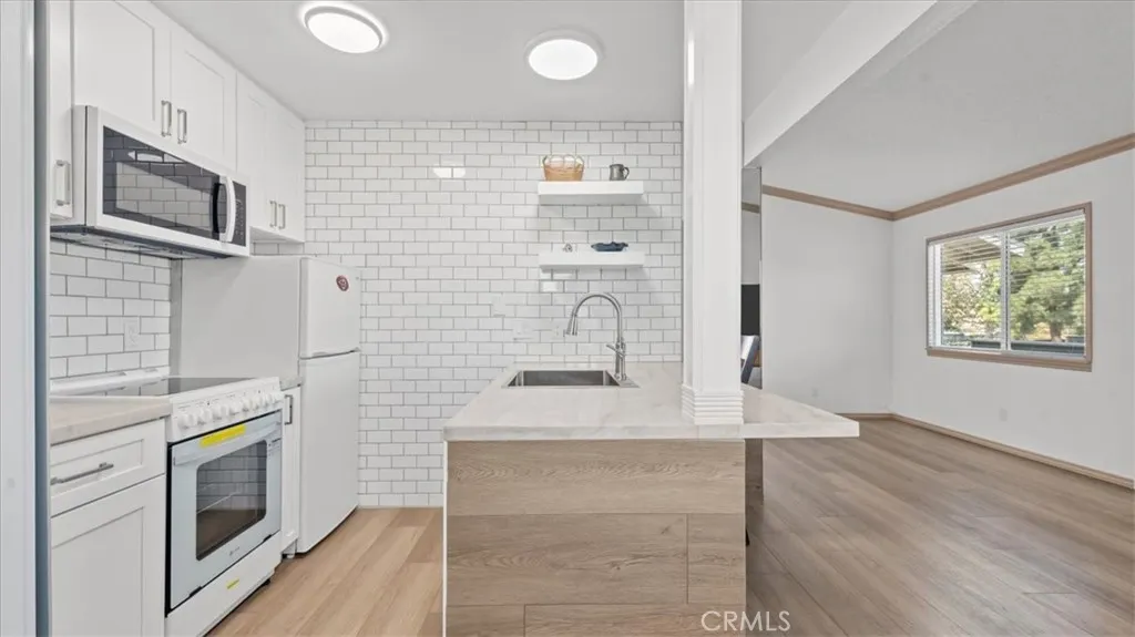 3732 Oak Creek #H
