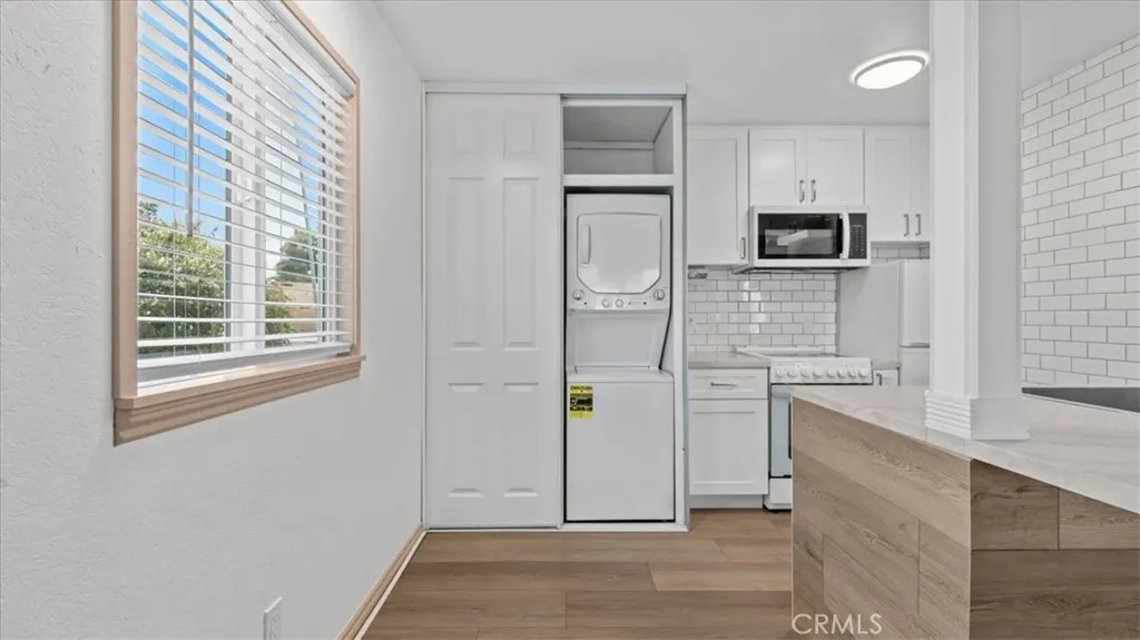 3732 Oak Creek #H