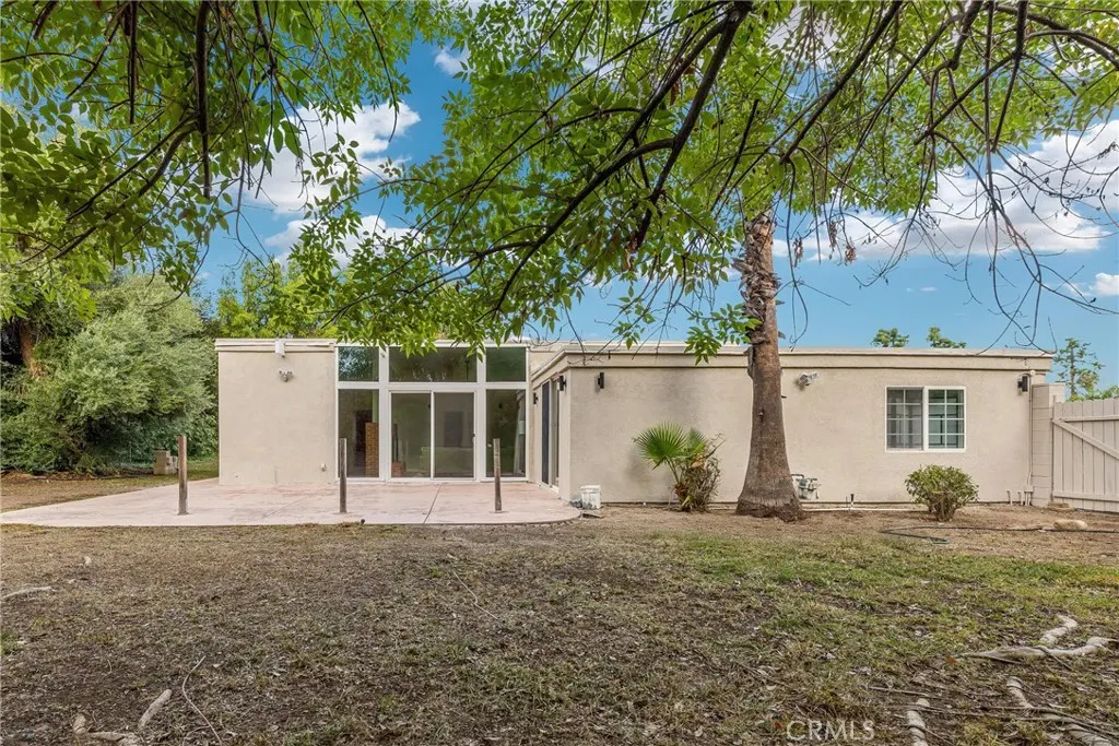 3258 E Whitebirch Drive