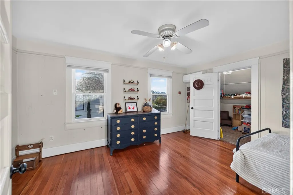 410 E Alvarado