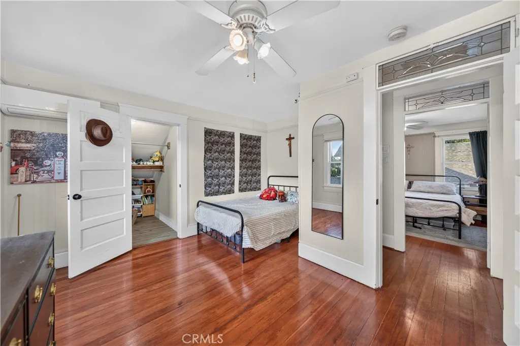 410 E Alvarado