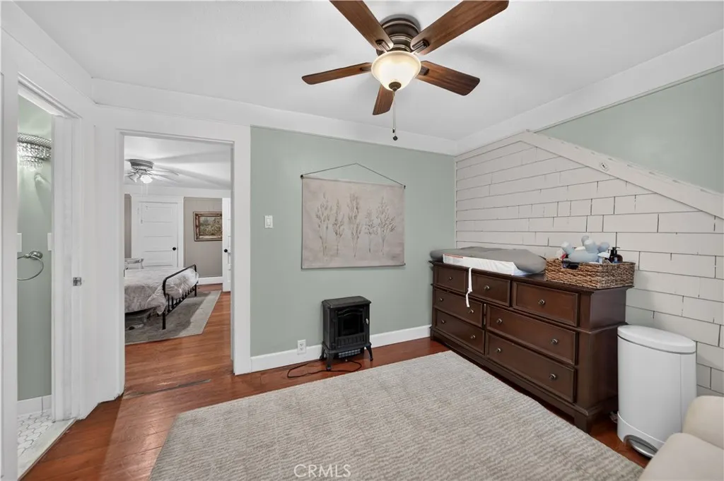 410 E Alvarado