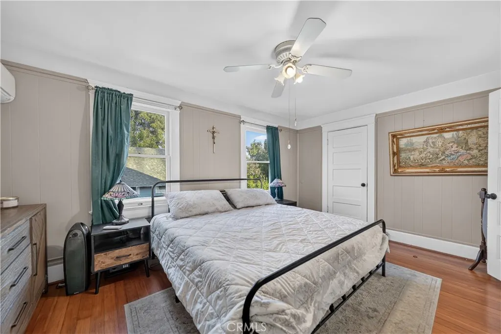 410 E Alvarado